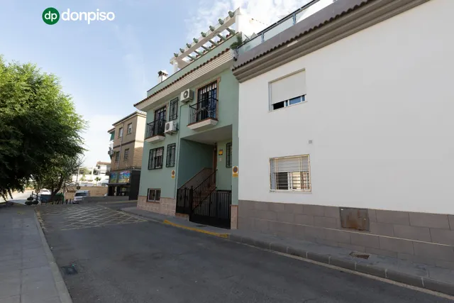 Casa independiente a 5 minutos de Granada en buen estado para entrar a vivir — 47