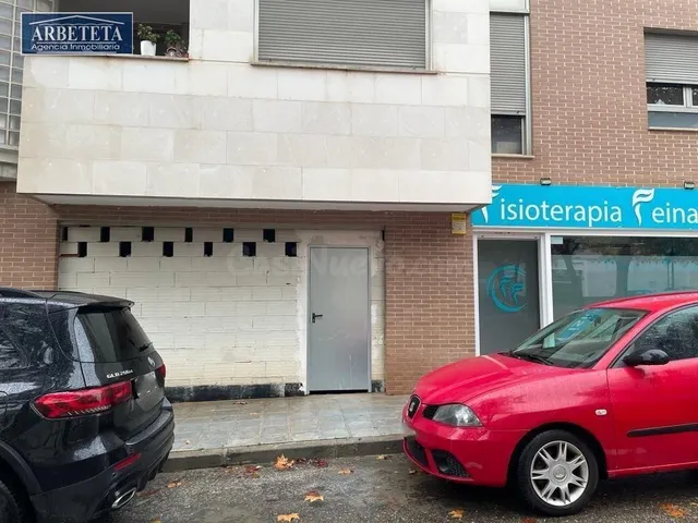 INMOBILIARIA ARBETETA PONE EN ALQUILER LOCAL 120m2 DIÁFANO - foto 2