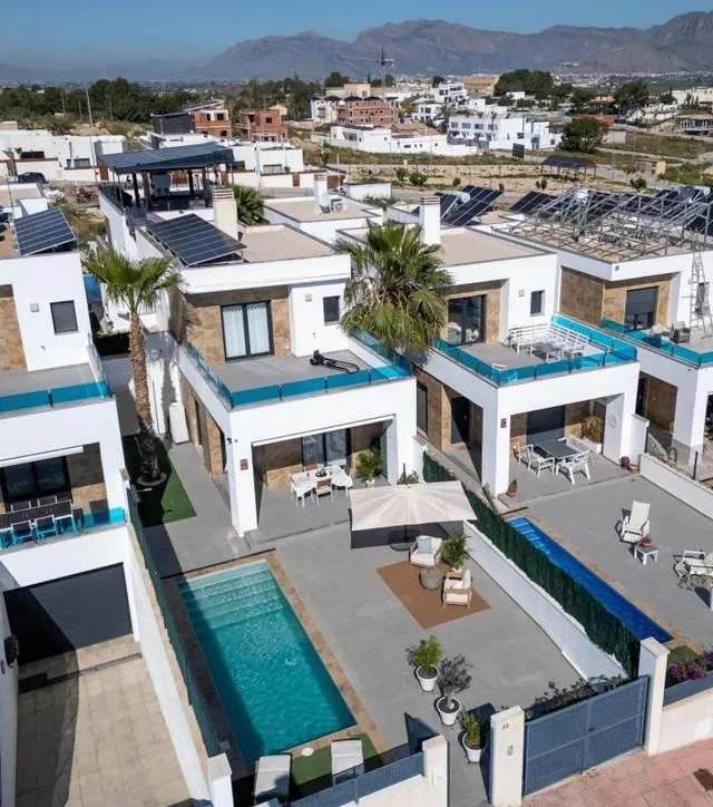 MAGNIFICA VILLA CON PISCINA PROPIA, IDEAL PARA FAMILIAS — 12