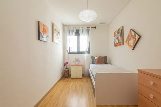 vivienda con piscina, plaza de garaje, terraza, 3 habitaciones y 2 baños — 24