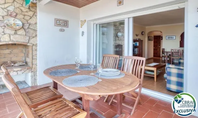 Exclusiva vivienda con vistas panorámicas al mar y al puerto - foto 4