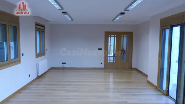 IMPRESIONANTES OFICINAS CON CALEFACCIÓN EN A VALENZA. — 2