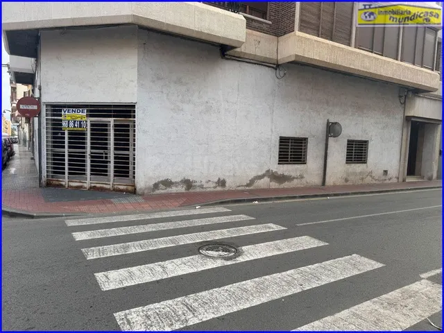 Amplio Local Comercial en el Corazón de Santomera - foto 2