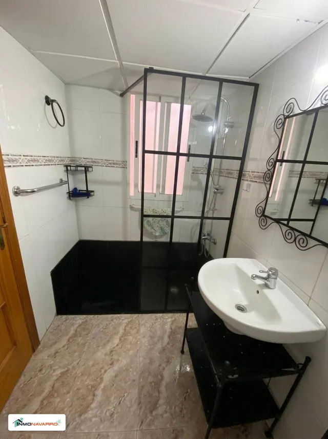 Piso de 4 dormitorios con garaje en el centro de Águilas · 200.000 € — 19