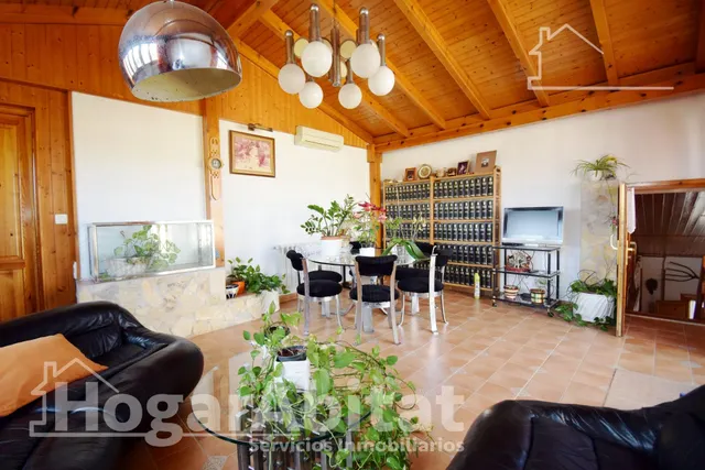 CHALET SEMINUEVO CON PISCINA, GARAJE, JARDIN Y TERRAZA — 19