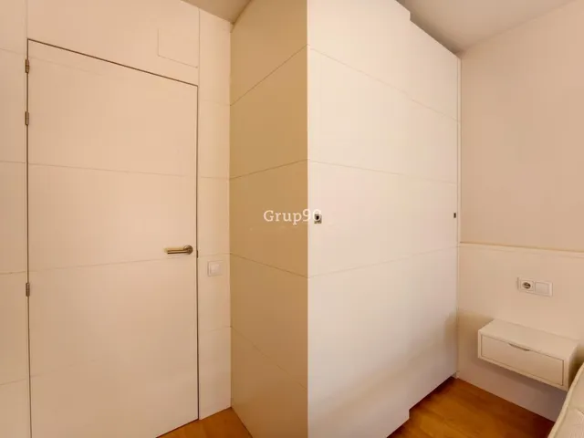 ÁTICO DÚPLEX CON TERRAZA PRIVADA JUNTO A RICARD VINYES — 27
