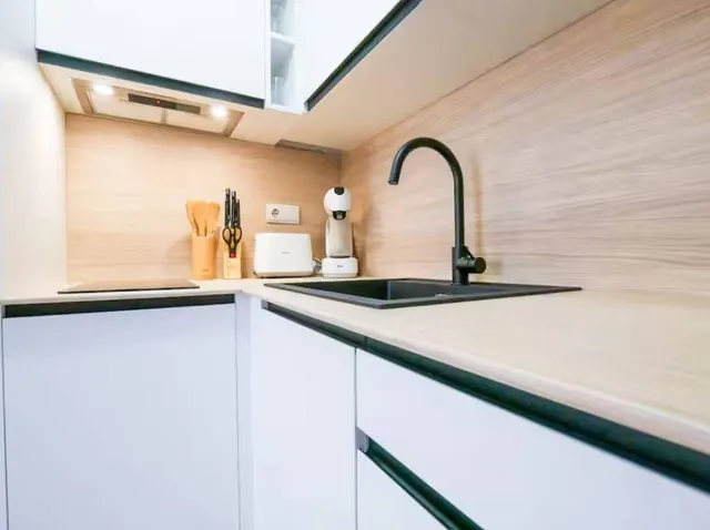 Apartamento con balcón, Alicante, Torrevieja. 2 habitaciones, 51 m2, 700 metros del mar — 12
