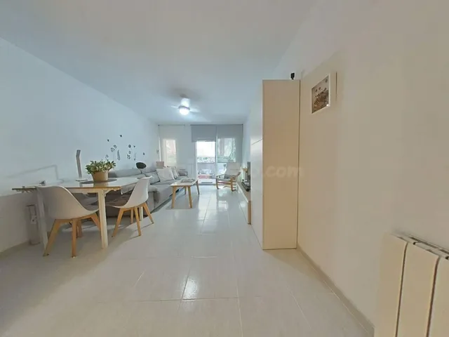 Amplio y Luminoso Piso en el Centro de Salou con Piscina — 23