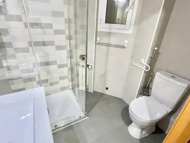 Planta Baja Espaciosa y Acogedora en Ca N'Anglada, Terrassa por solo €123,000 — 8