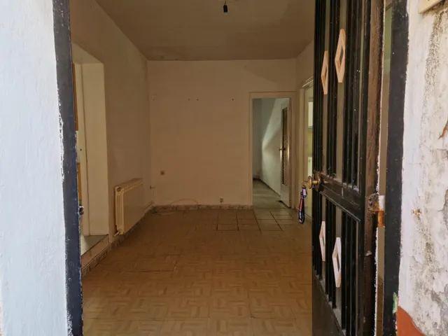 AOC VENDE EN EL CENTRO DE MOSTOLES, CASA EN PRIMERA PLANTA PARA REFORMAR CON GRAN POTENCIAL. — 28