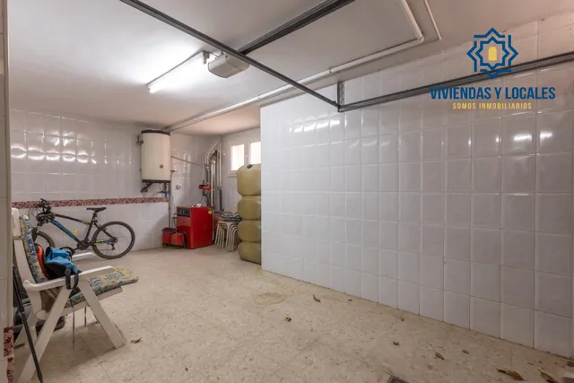 Complejo industrial con vivienda en Alhendín con 2500 metros cuadrados — 36