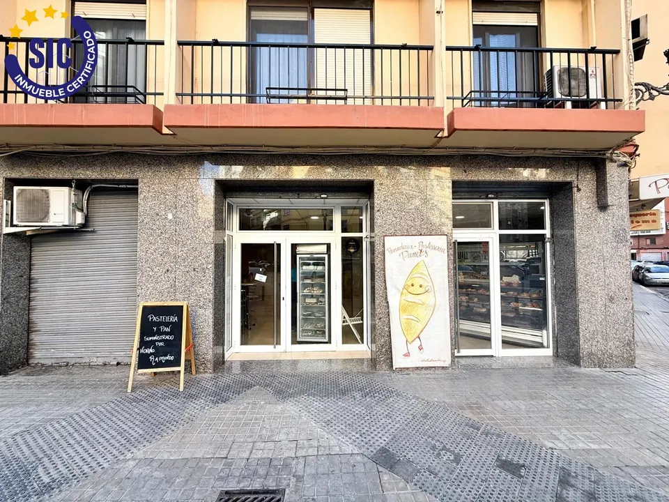 LOCAL COMERCIAL EN LA ZONA NOU MOLES