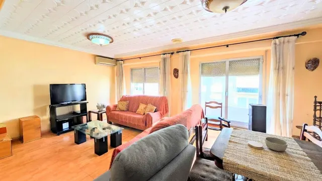 ¡GRAN VIVIENDA DE ESQUINA, 150 M2, 4 DORMITORIOS DOBLES, TOTALMENTE EXTERIOR, EN ZONA POETA MIGUEL HERNANDEZ! — 3