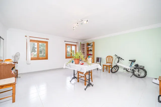 Chalet con amplio jardín y posibilidad de doble vivienda — 22
