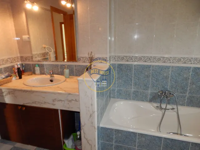 CHALET CON PISCINA Y VISTAS PRIVILEGIADAS. — 13