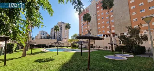 Piso exterior de 4 habitaciones con piscina y garaje — 12