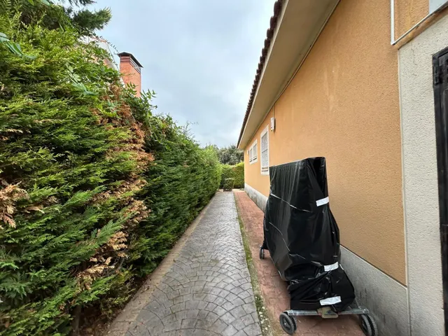 CHALET INDEPENDIENTE EN UNA PLANTA — 36