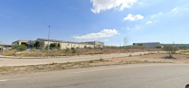 SOLAR INDUSTRIAL APTO GASOLINERA DE 5.237 M2 EN SANTA OLIVA