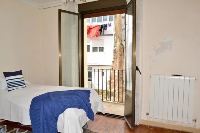 AMPLIA VIVIENDA EN EL CORAZON DE PAMPLONA — 40