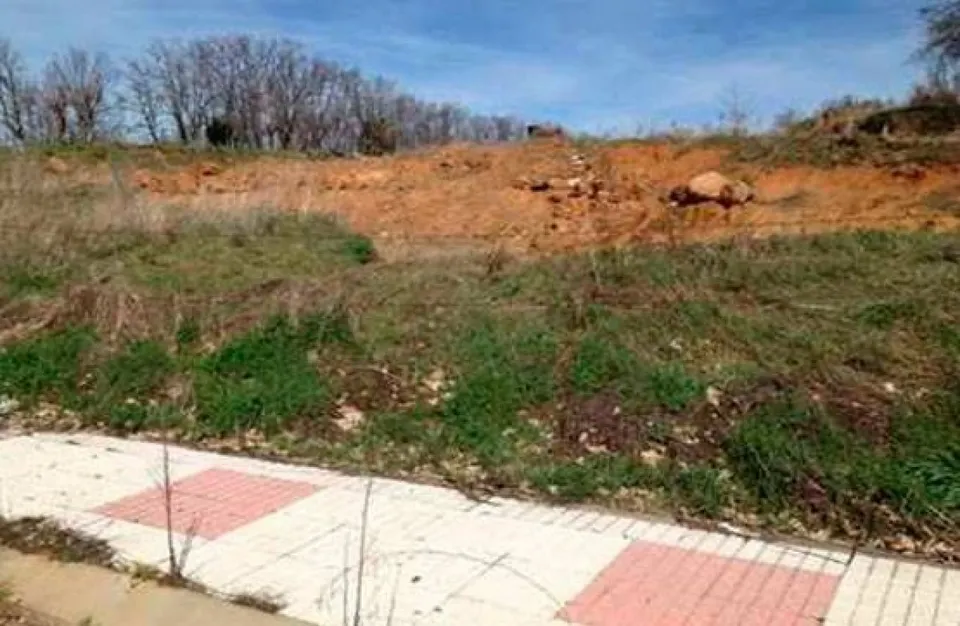 Urbis te ofrece una parcela en venta en Béjar, Salamanca.