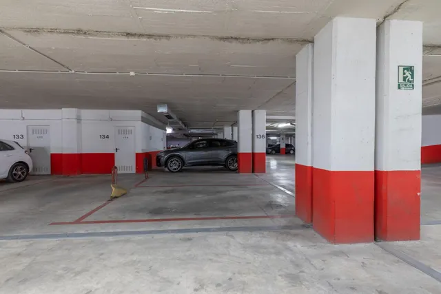 Plaza de garaje en urbanización privada pts — 9