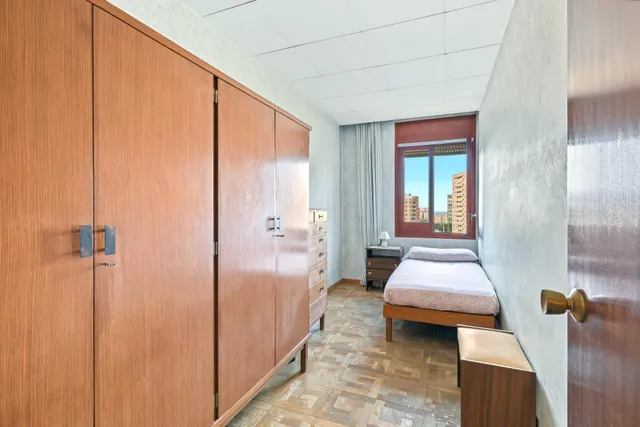 Excepcional piso muy alto con terraza y vistas al mar — 25