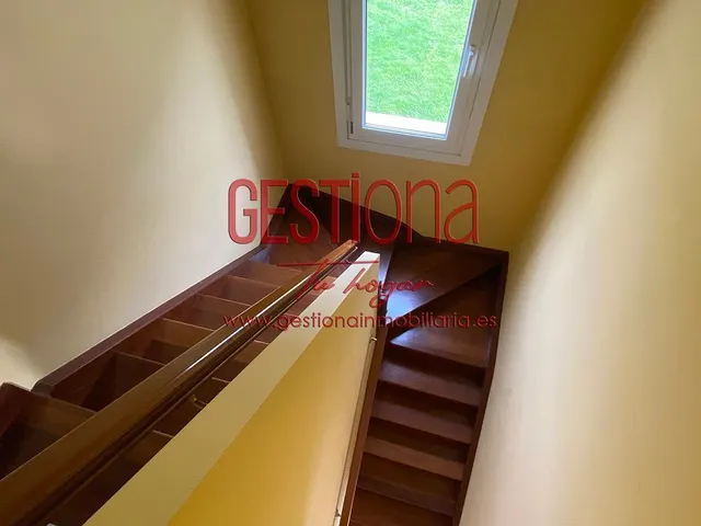 IMPRESIONANTE PAREADO CON PISCINA EN AJO — 17