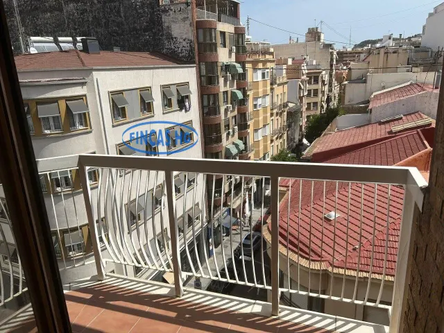 Gran vivienda señorial, centro tradicional con 242 m2. — 12