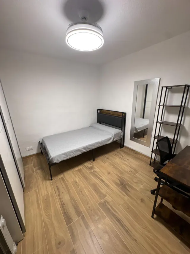 Piso alquiler Granada centro ( zona calle mesones) — 23