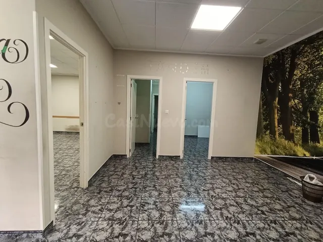 Local comercial en zona comercial — 3