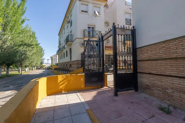 Piso en esquina en Ogijares — 32