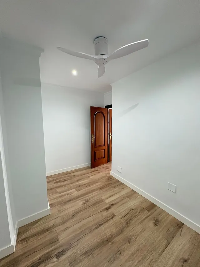 Amplio piso de 4 dormitorios reformado en pleno centro  de Motril con garaje y trastero — 22