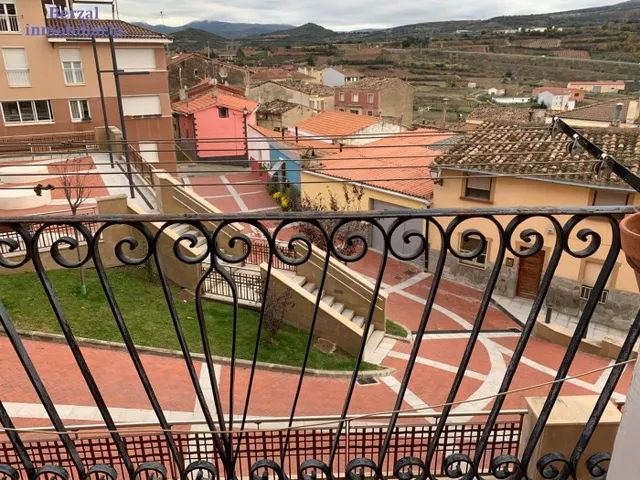 Casa de pueblo en venta en Entrena. Para reformar, con muchas posibilidades, — 39
