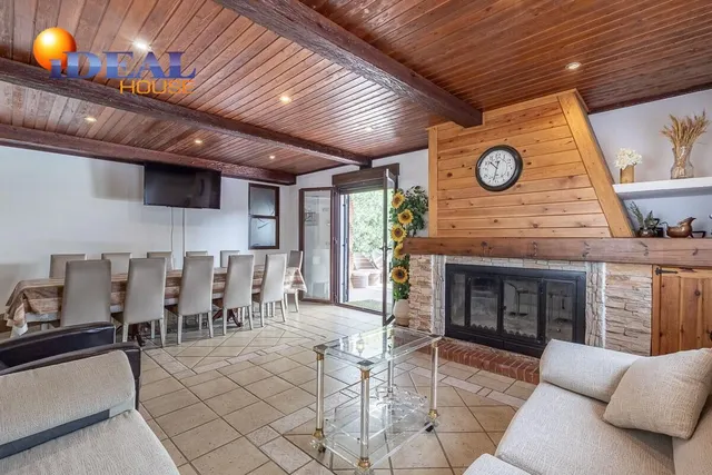 Chalet independiente con pozo propio y placas solares — 7