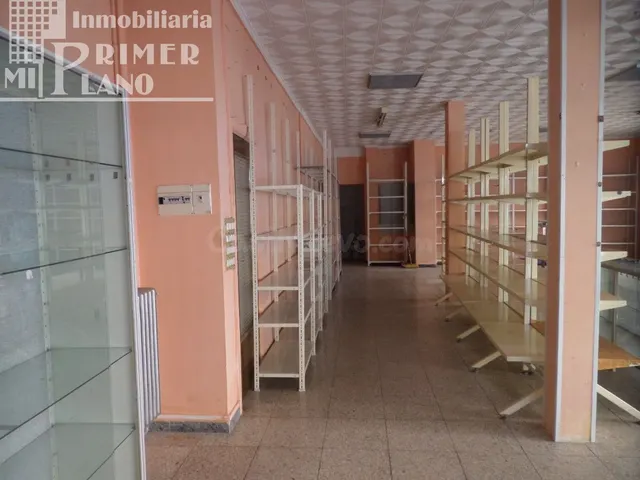 *LOCAL EN AVDA ANTONIO HUERTAS DE 150 M2 CON 4 ESCAPARATES P - foto 3