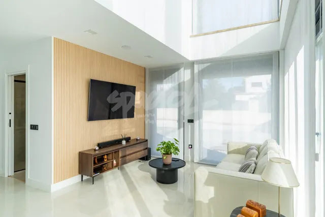 Chalet de lujo en venta en Colmenarejo con piscina climatizada — 10