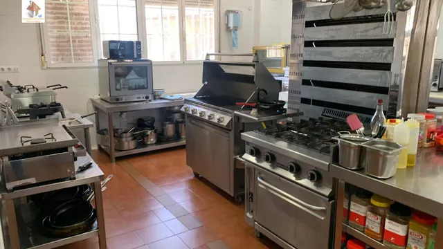 ALQUILER CON TRASPASO DE RESTAURANTE CON GRAN TERRAZA - VALLEGRANDE - SESEÑA — 28