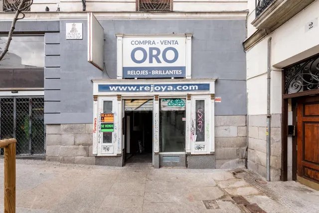 LOCAL COMERCIAL en SOL, en ubicación privilegiada en pleno c