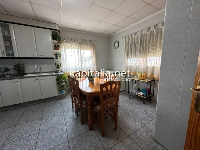 Chalet a la venta en Cocentaina, Alicante. — 12
