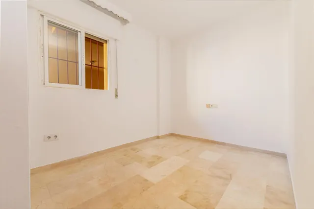 Ático con 100 m2 de espacio exterior, vistas panorámicas y garaje en el centro de Fuengirola – 375.000 € — 35