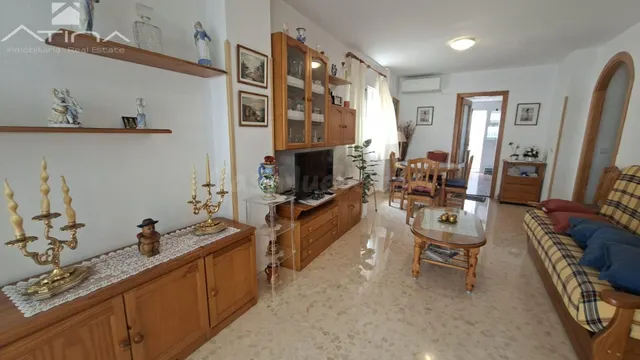 Apartamento en venta en Playa de Daimús con piscina, ascenso - foto 4