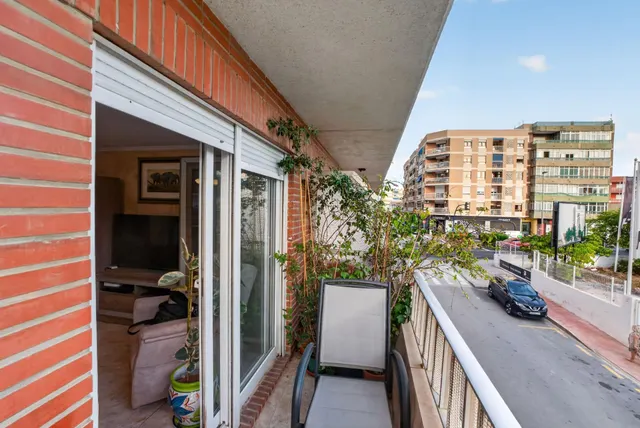 Amplio apartamento de 4 dormitorios a pocos pasos de la Playa del Acequión, Torrevieja — 7
