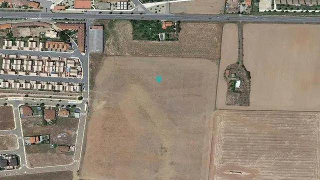 Urbis te ofrece una parcela en venta en Doñinos de Salamanca, Salamanca. — 3