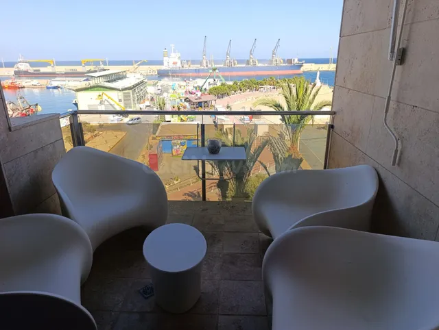 APARTAMENTO EXCLUSIVO EN PRIMERA LÍNEA DE PLAYA EN EL PASEO  - foto 3
