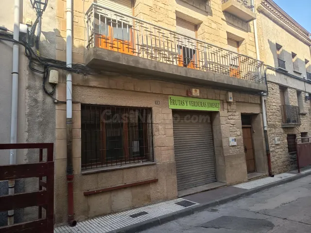 Edificio en Carcastillo.