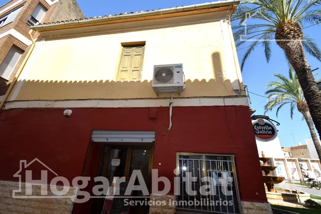 ¡EXCELENTE UBICACIÓN! CASA PARA REFORMAR CON TERRAZA Y BARBACOA — 7