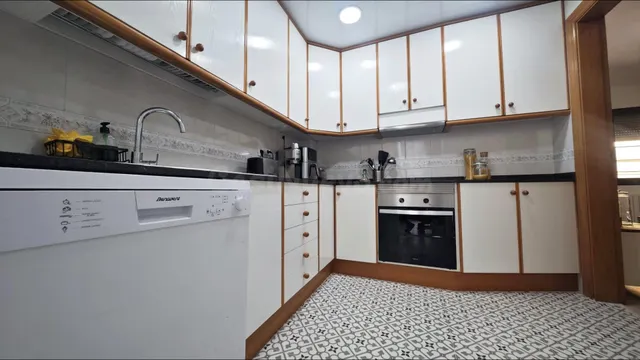 Moderno piso de 4 habitaciones reformado, en Vilanova i la G - foto 4