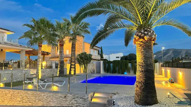 Villa 4 habitaciones 350m² en venta - Pueblo — 2