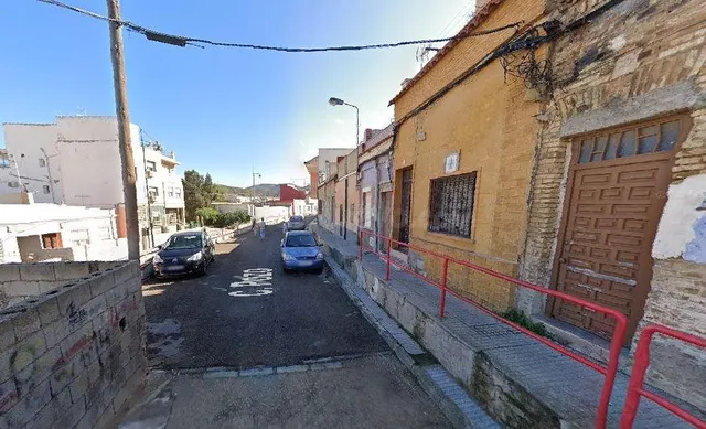SE VENDE piso OKUPA en C Remedios - Santa Lucia 9 de Cartage - foto 2