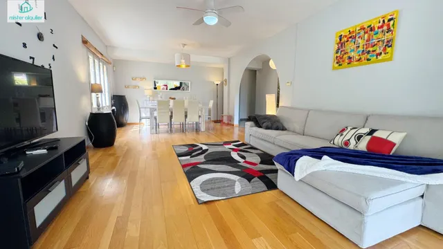 VIVIENDA EXCLUSIVA CON PISCINA, HUERTO Y PISTA PRIVADA DE BA - foto 4